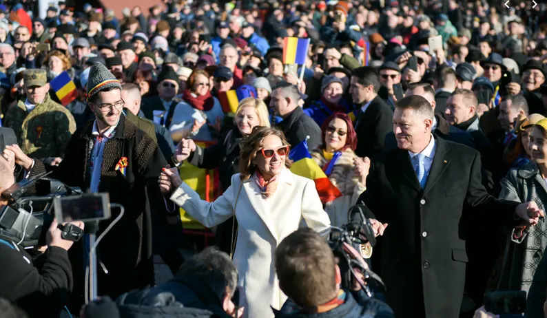 Turbonimicul: Iohannis, Orban. Șî eu ce?