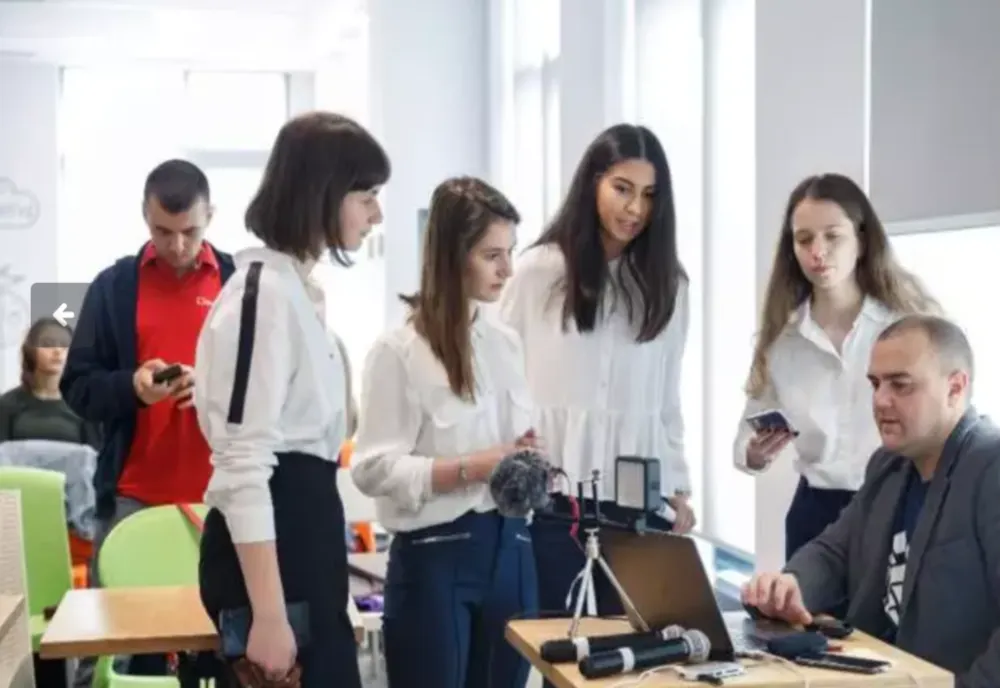 DESPRE Educație și Cyberbullying în zodia COVID-19. Un interviu cu Alin Chiriac