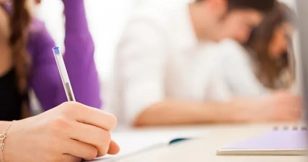 A doua sesiune a bacalaureatului continuă astăzi cu proba obligatorie a profilului