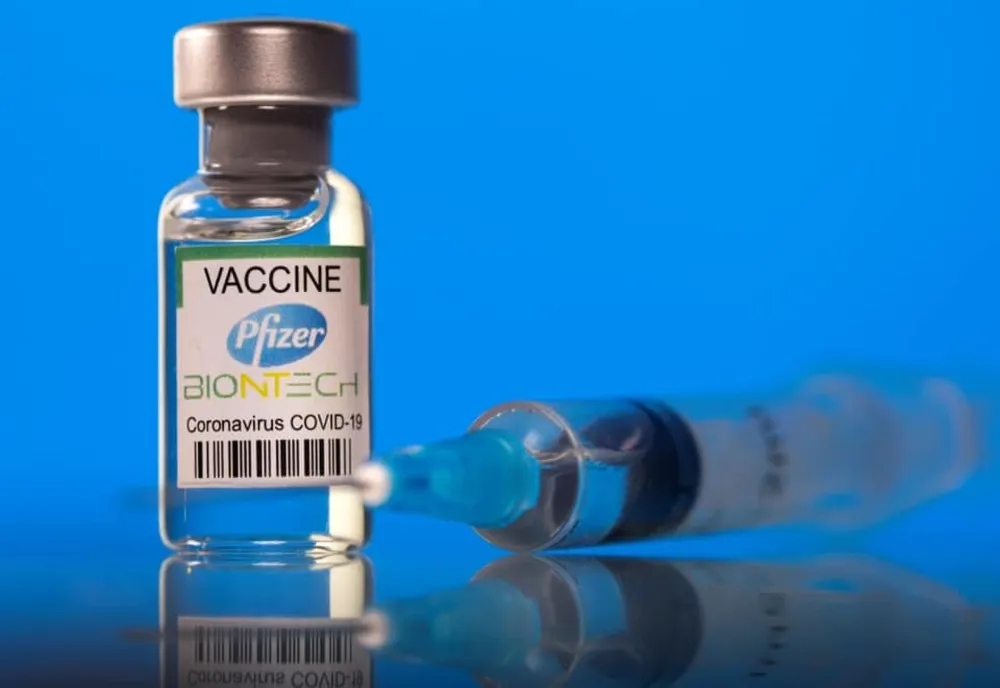 Un denunțător Pfizer a dat în vileag un email intern al companiei: „Dozele de vaccin care vor fi utilizate în acest program sunt separate”