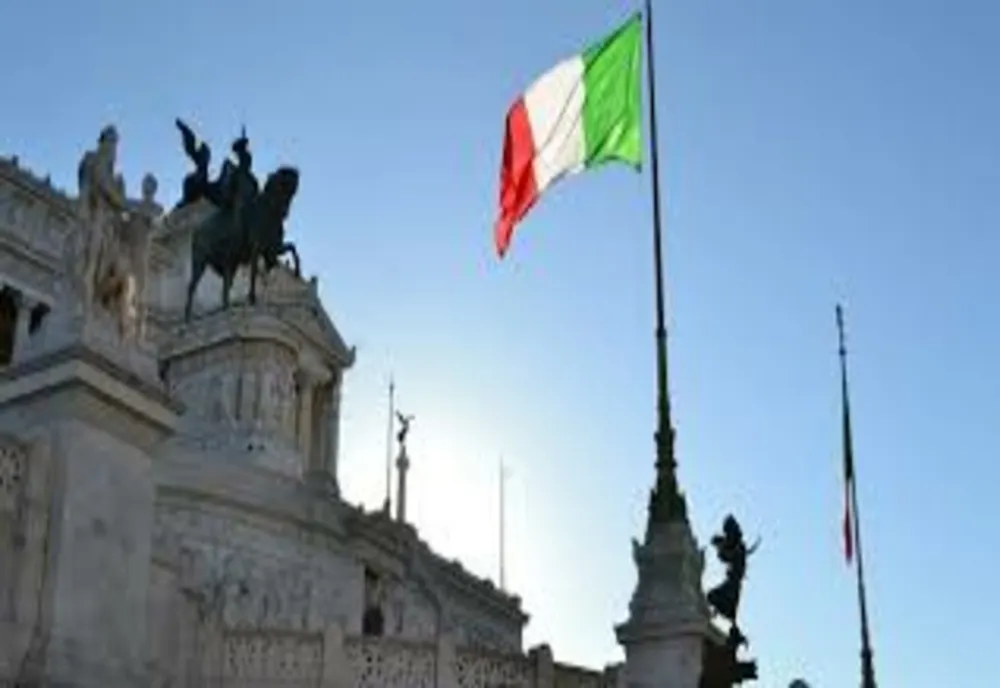 Lovitură pentru românii din Italia. De ce trebuie să plătească o nouă taxă de 2.000 de euro pe an?