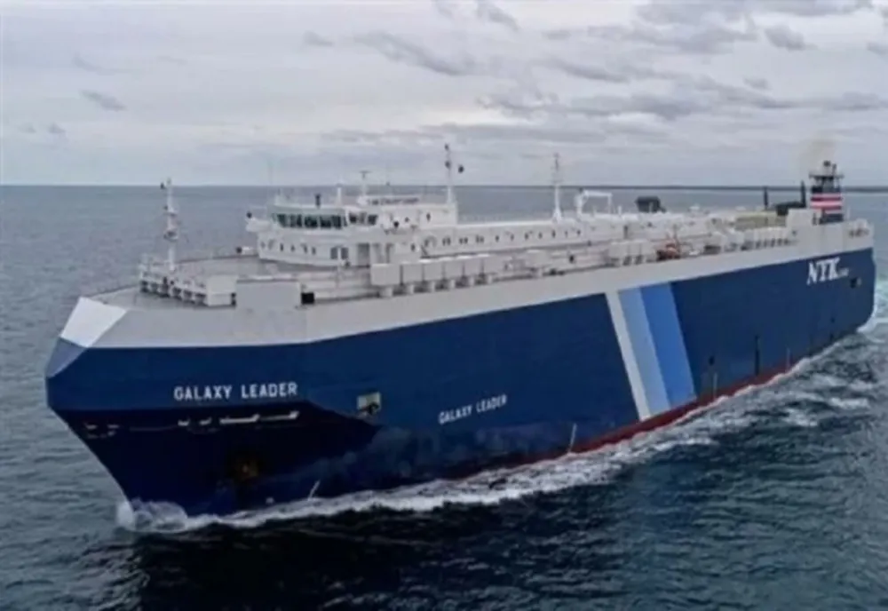 Rebelii houthi din Yemen au capturat o navă cargo în sudul Mării Roşii