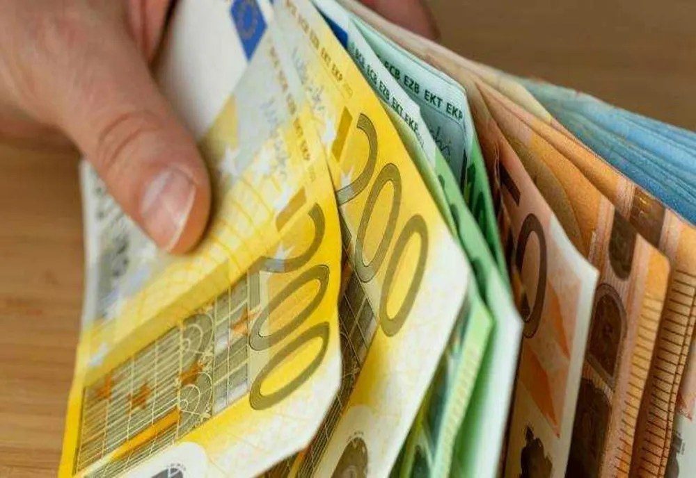 Euro, tot mai aproape de pragul 5,2 lei