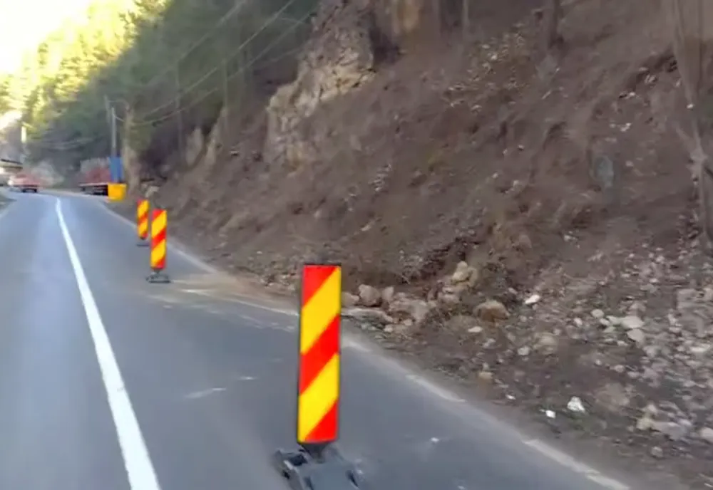 Alunecarea de teren din Slatina continuă să avanseze: șapte locuințe evacuate, autoritățile iau în calcul noi măsuri