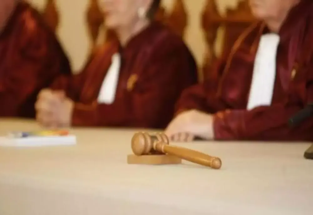 CCR dezbate conflictul Guvern - ÎCCJ privind 4,8 miliarde lei