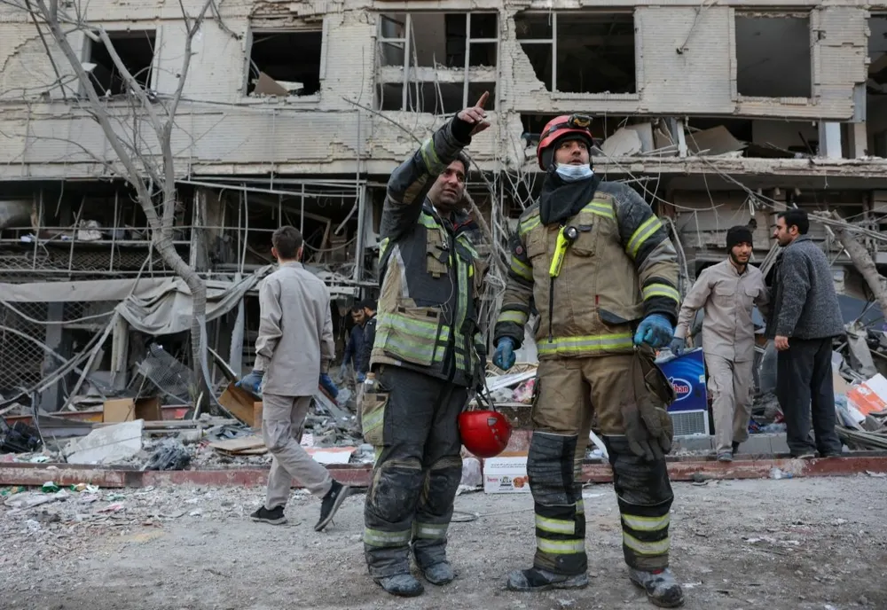 Războiul escaladează în Orientul Mijlociu: Iranul închide Strâmtoarea Ormuz, SUA pregătite de intervenție