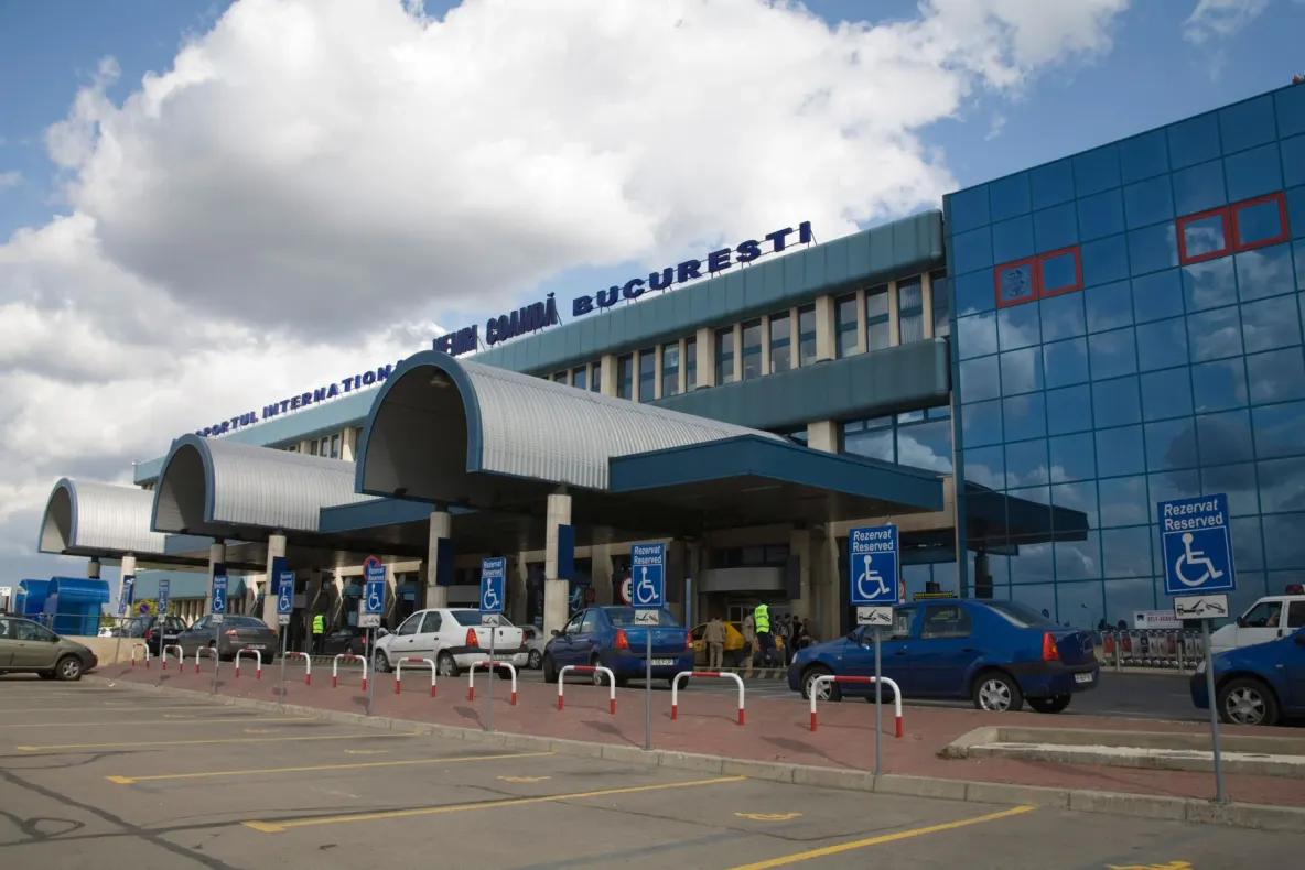 Incendiu pe Aeroportul Otopeni: o femeie este suspectată că a provocat focul în pasajul dintre terminale
