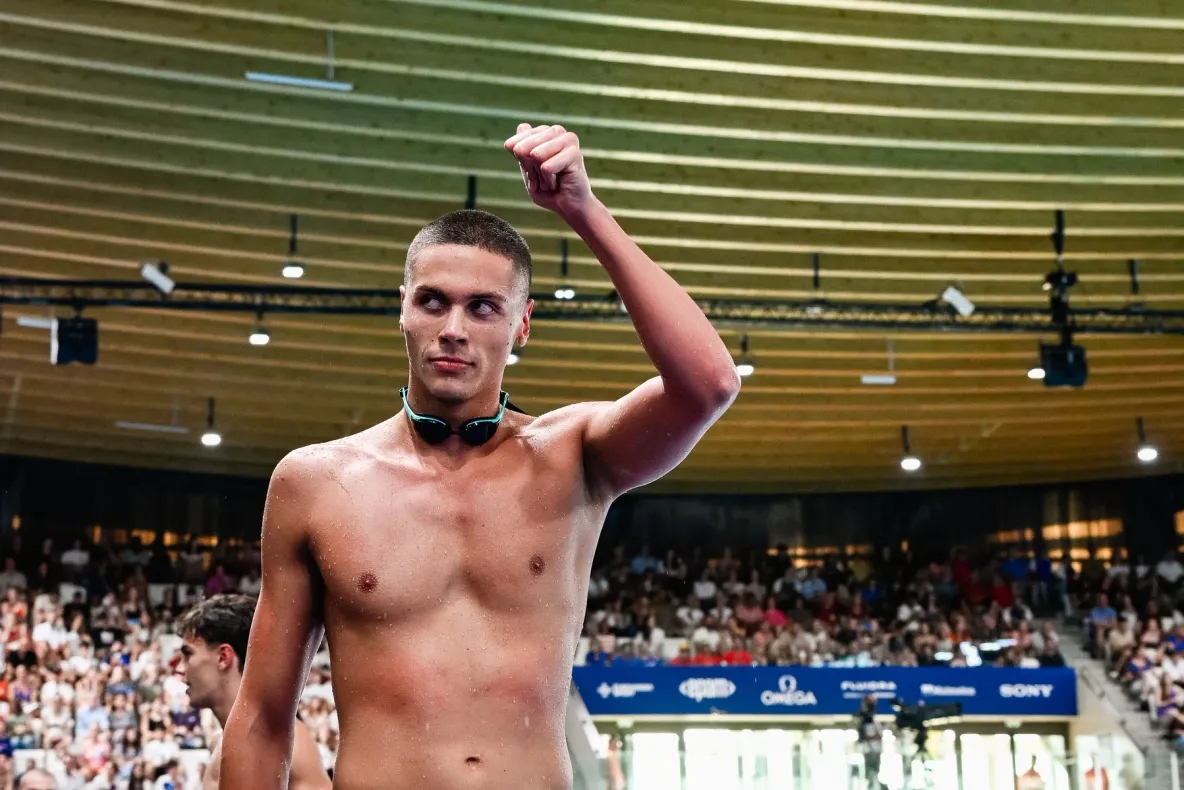 David Popovici, în semifinalele probei de 200 m liber, la Europenele de la Paris