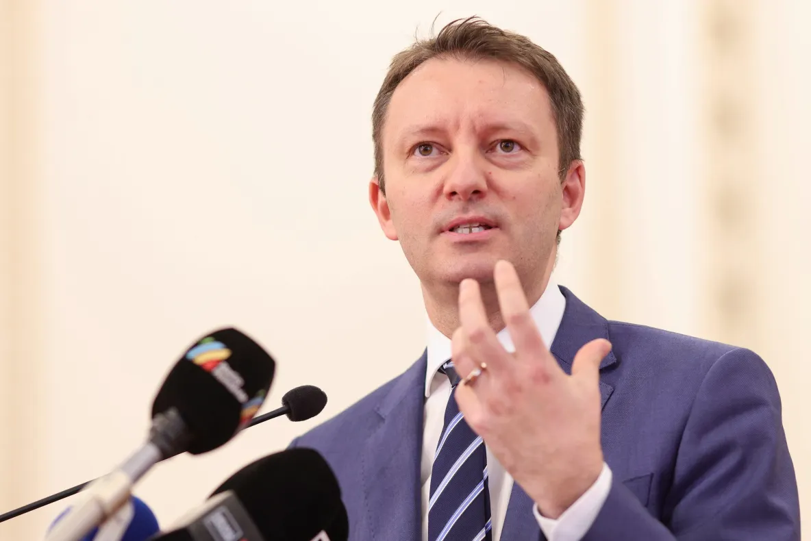 Zi decisivă pentru formarea noului Guvern. Siegfried Mureșan se întâlnește cu Nicușor Dan