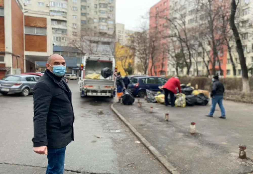 Primarul Sectorului 2, Radu Mihaiu, vrea să desființeze buticurile amplasate pe trotuare sau în zone interzise