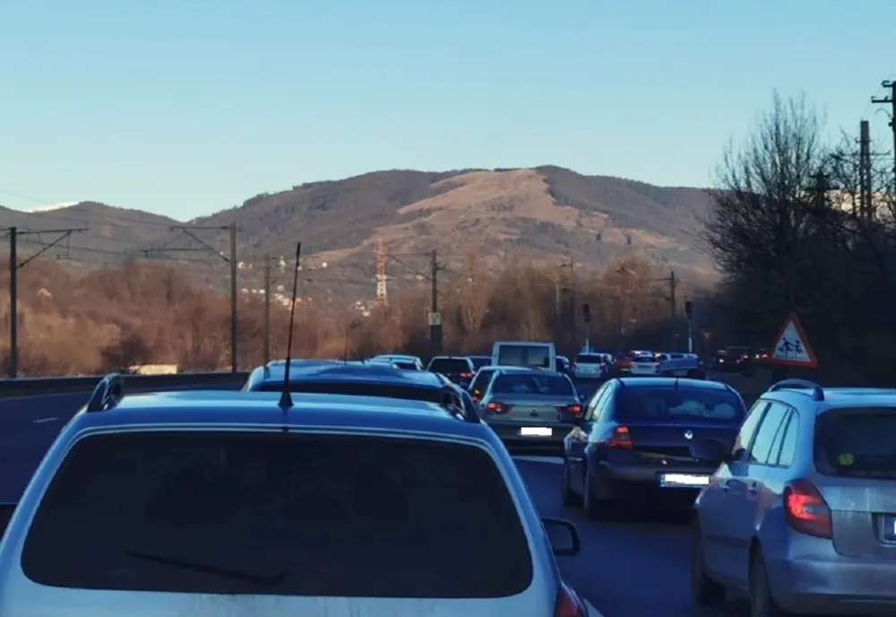  Infotrafic: Aglomeraţie pe Valea Prahovei şi de la Constanţa spre Bucureşti