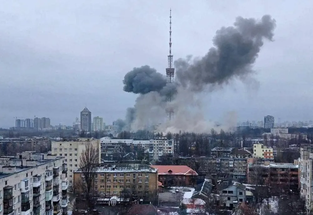 Atac masiv asupra Kievului înaintea summitului NATO. Cel puțin zece morți și 46 de răniţi