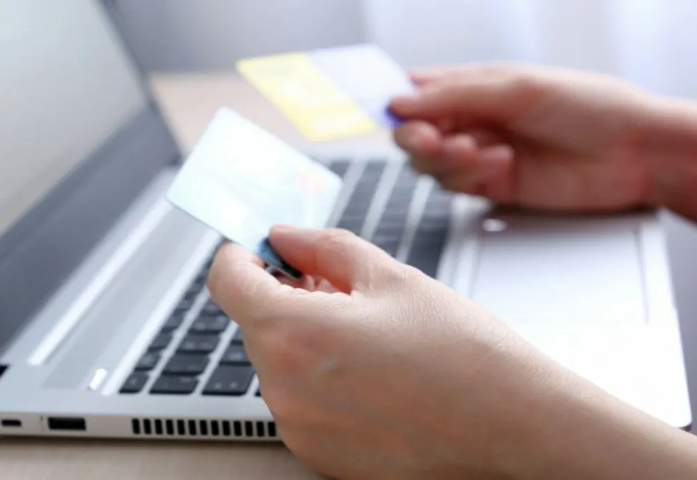 O nouă înșelăciune face victime în România. Cum funcționează „Metoda creditul”