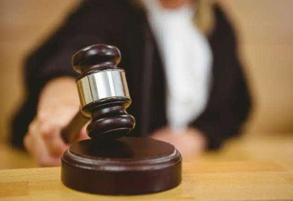 Premierul și ministrul Finanțelor, buni de plată? ÎCCJ cere amenzi pentru neplata salariilor magistraților