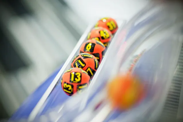 Trageri Loto duminică, 11 octombrie: reporturi de peste 13 milioane de lei la Loto 6/49 și Joker