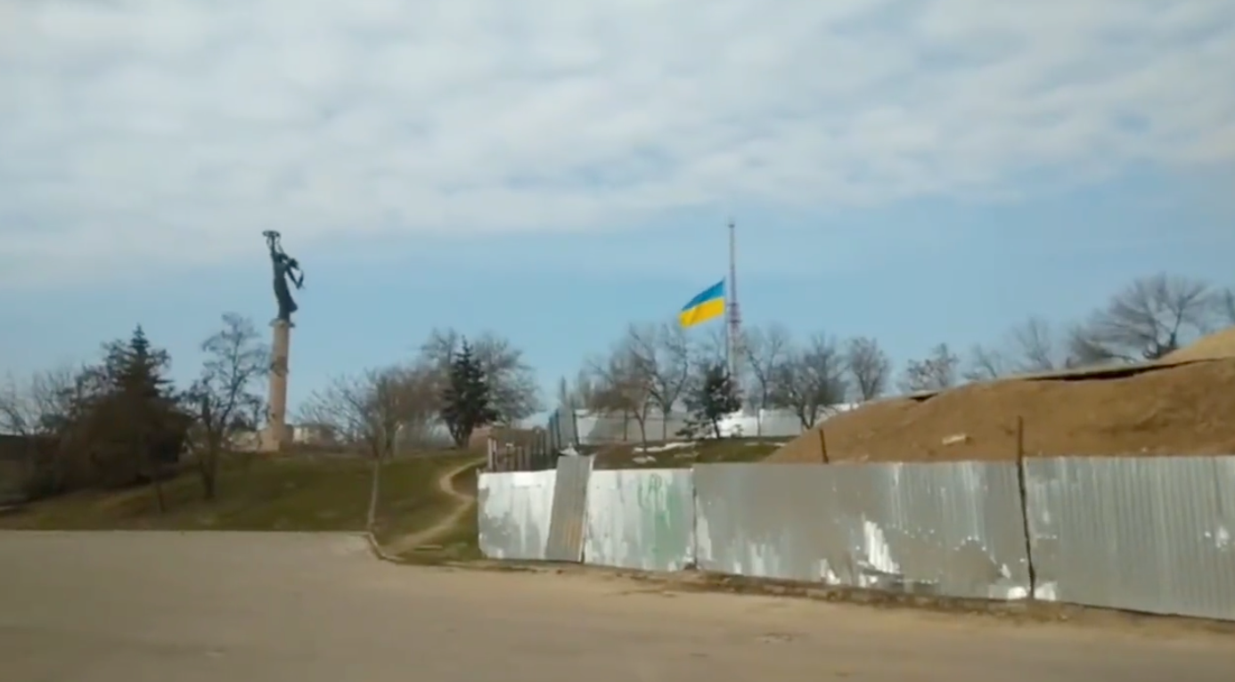 VIDEO. Rușii încep să dea rateuri. Luptătorii ucraineeni recuperează Kherson, un loc important la Marea Neagră și Marea Azov