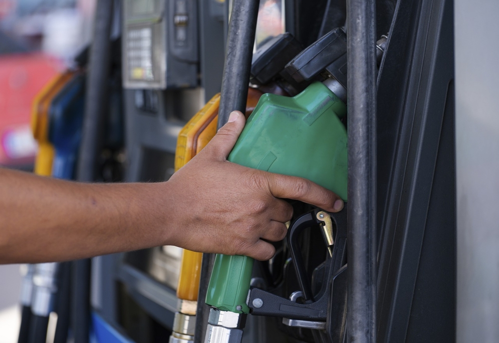 Prețurile la carburanți, compensate de la 1 iulie – Cine nu va beneficia de măsura Guvernului